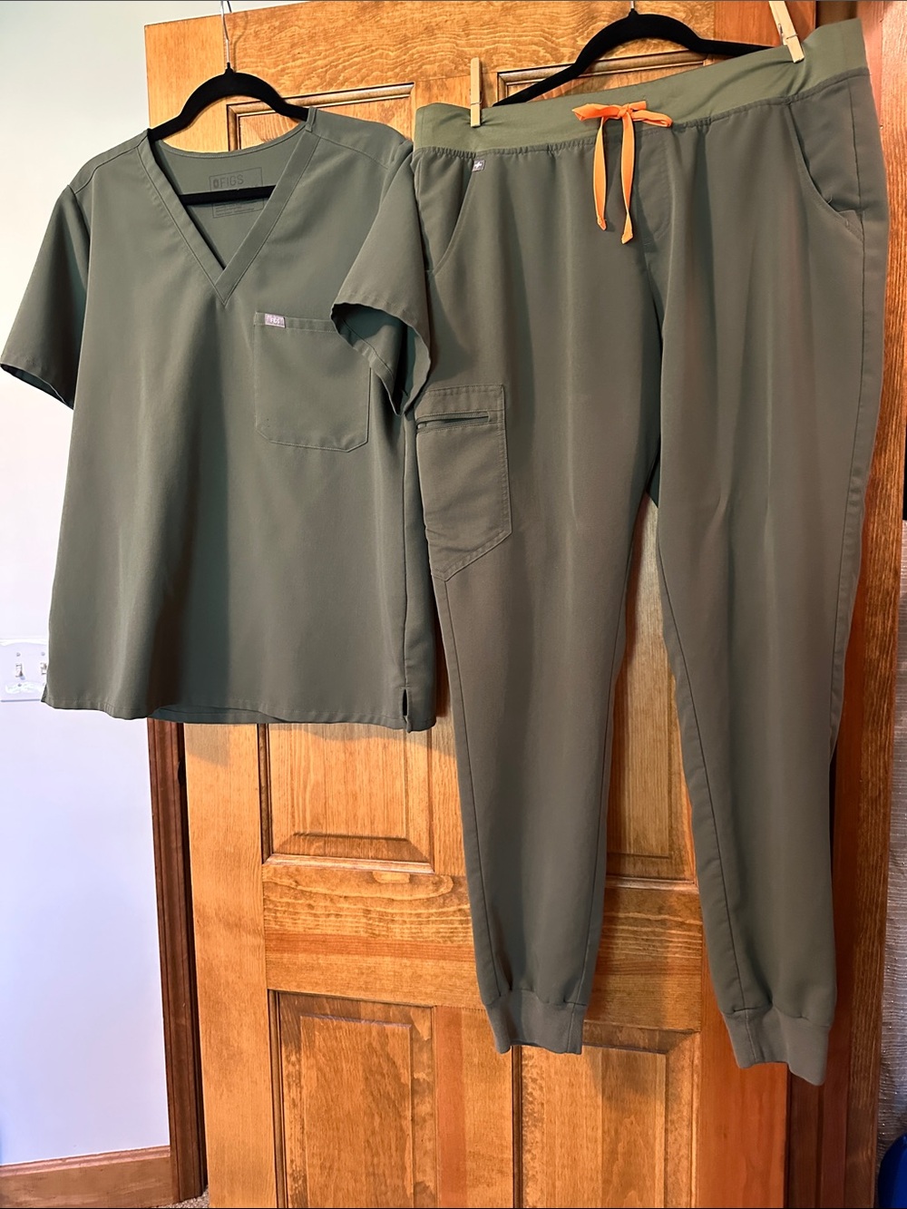 Figs Olive Green Women's Scrub set Catarina top Zamora Joggers XL/XLT see pocket